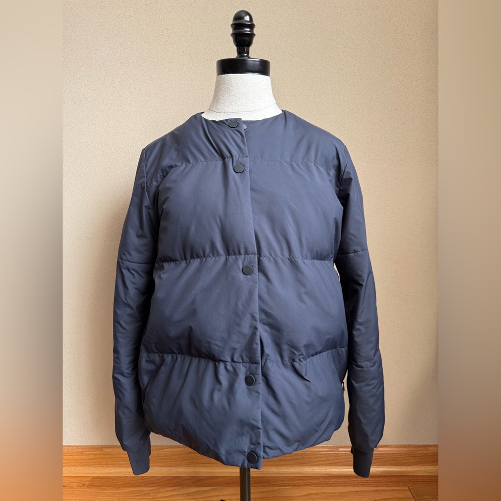 Everlane Puffer Jacket - Picture 5 of 15